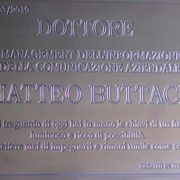 Targa alluminio personalizzata con incisione in bassorilievo - immagine 16