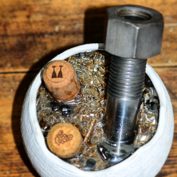 Fantasy – Vaso idea regalo con resina effetto acqua e dettagli meccanici - immagine 17