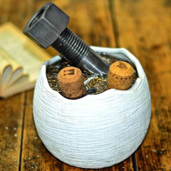 Fantasy – Vaso idea regalo con resina effetto acqua e dettagli meccanici - immagine 15