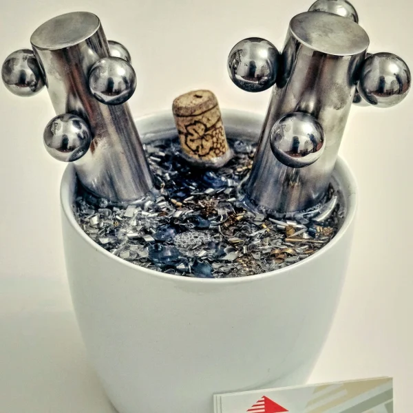 Fantasy – Vaso idea regalo con resina effetto acqua e dettagli meccanici - immagine 11