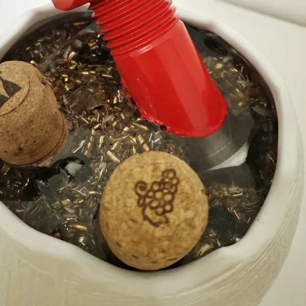 Fantasy – Vaso idea regalo con resina effetto acqua e dettagli meccanici - immagine 6