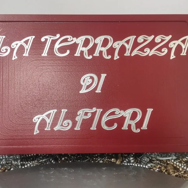 Targa alluminio personalizzata con incisione in bassorilievo - immagine 10