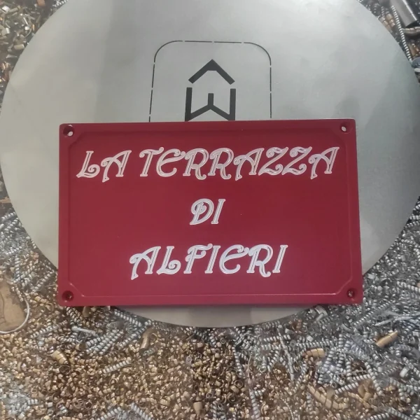 Targa alluminio personalizzata con incisione in bassorilievo - immagine 6
