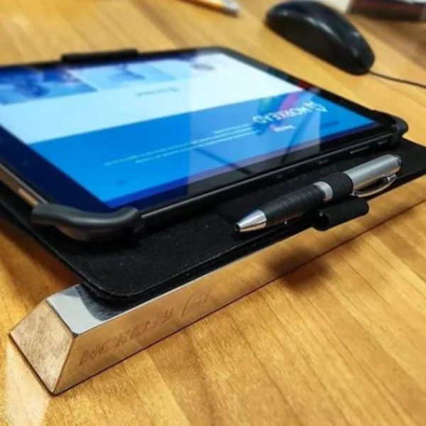 Stand – Supporto tablet alluminio scrivania dal design minimale - immagine 5