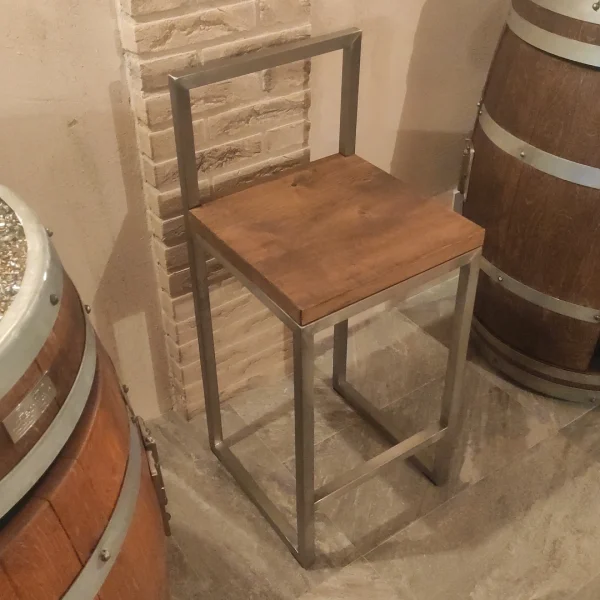sgabello alto design enoteca