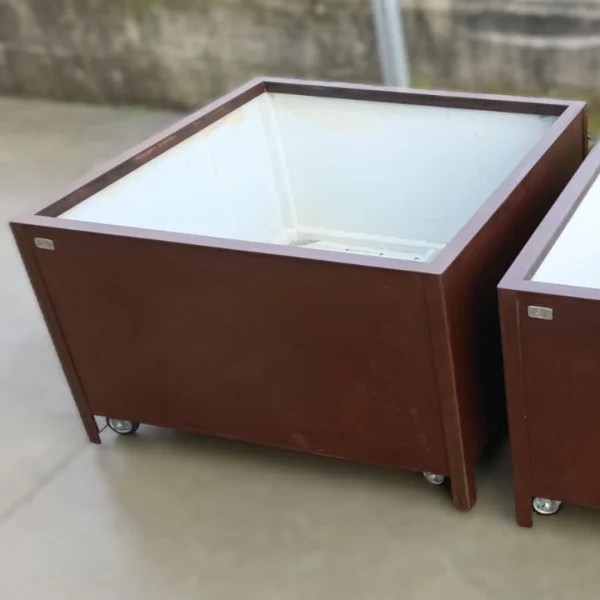 Fioriere Grandi con Ruote in Acciaio Effetto Corten (100x100x60 cm) - immagine 2