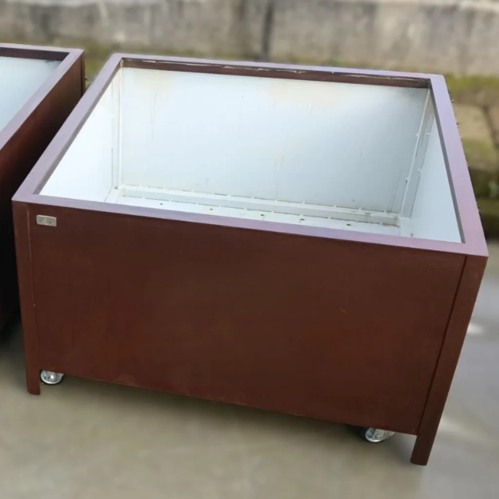 Fioriere grandi con ruote effetto corten