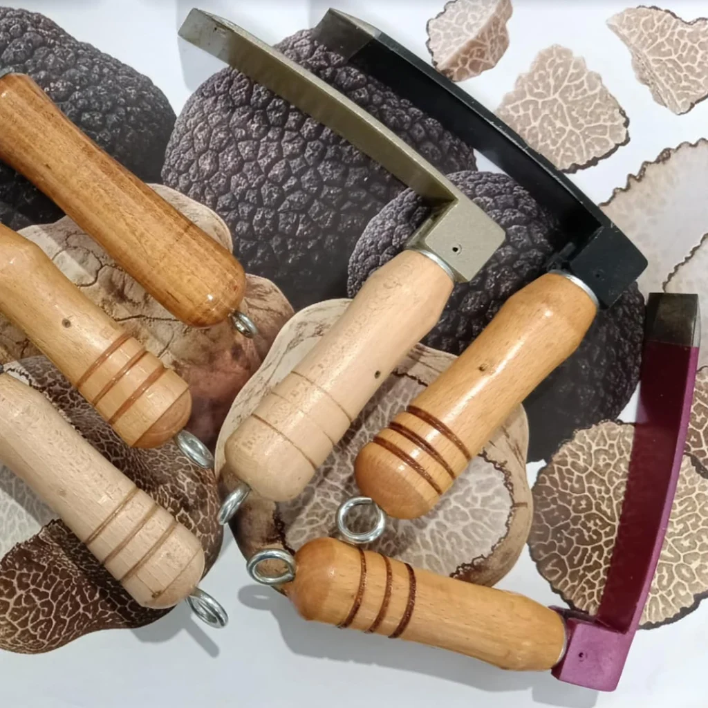 attrezzi professionali per la ricerca del tartufo